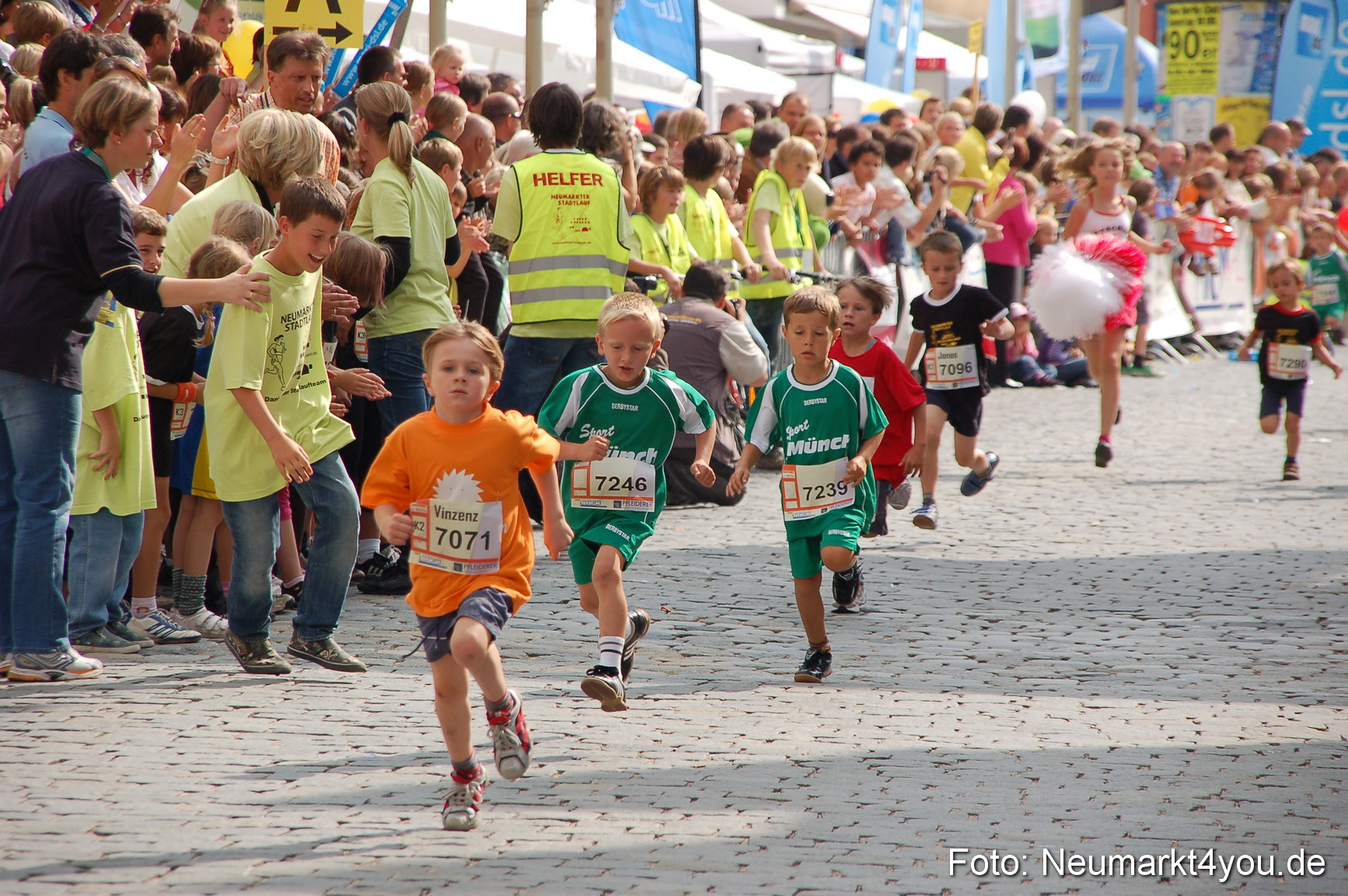 0110 Stadtlauf Neumarkt Bambinilaeufe 200909